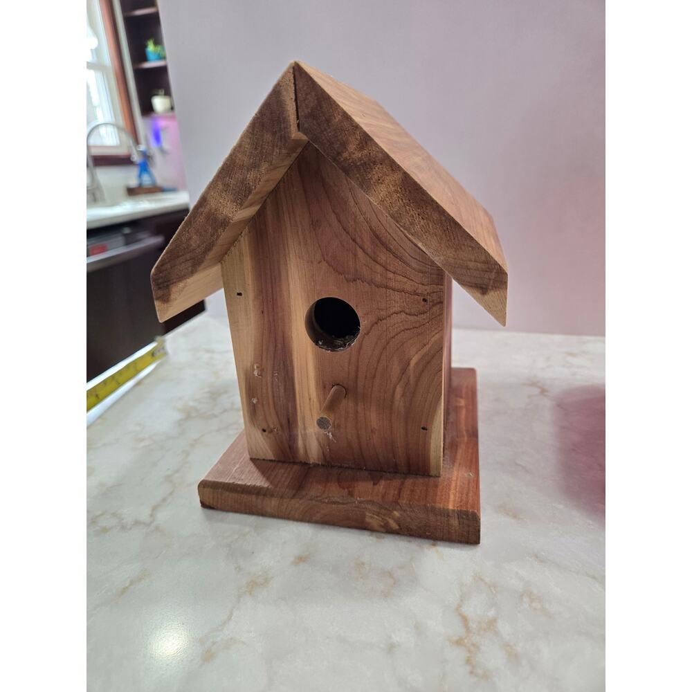 Cedar Bird House 3/4" Hole Wren Chickadee Outdoors Wood Finch Nesting Box